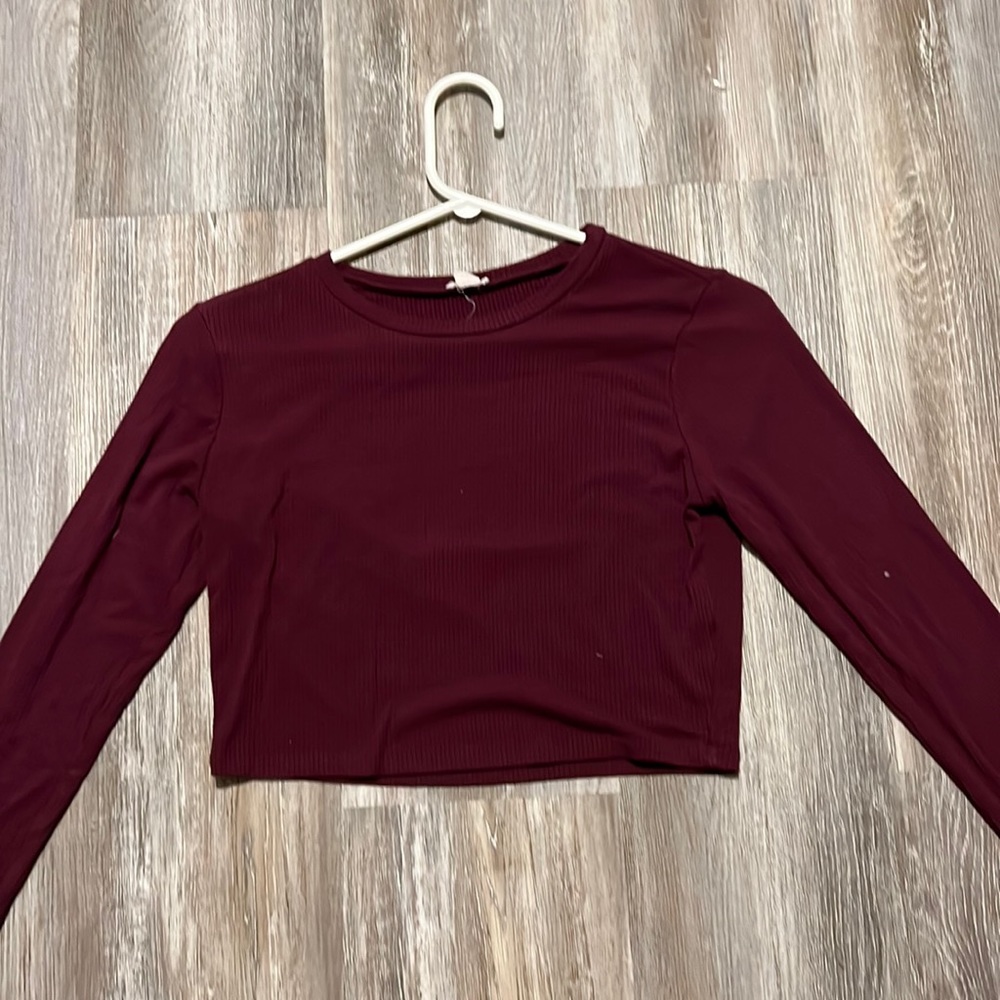 Garage long sleeve crop top size: G/L
